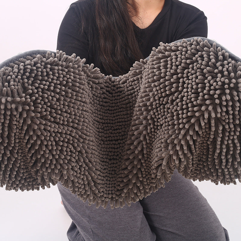 Thick chenille microfibre loops of the dog drying towel